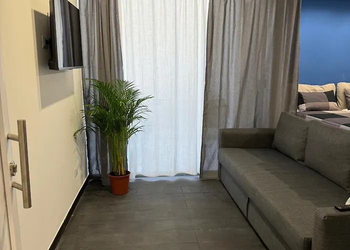 Black & Breakfast * Bari