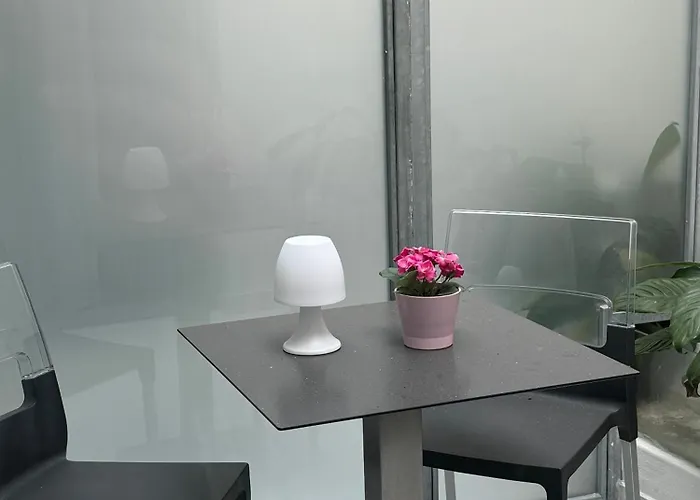 Black & Breakfast * Bari