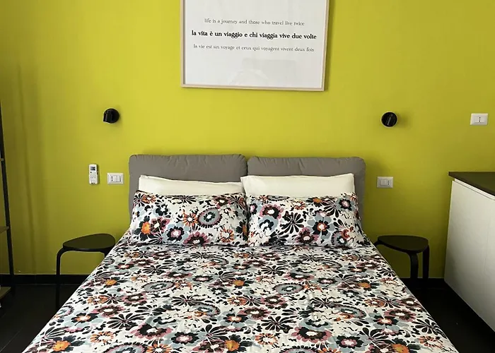 Black & Breakfast * Bari