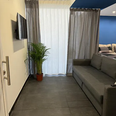 Black & Breakfast * Bari