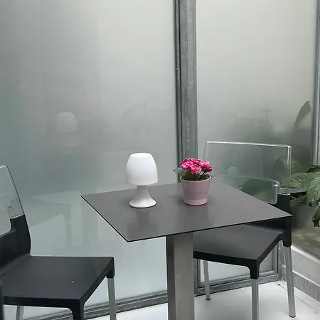 Black & Breakfast * בארי