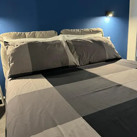 Black & Breakfast * Bari