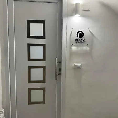 Black & Breakfast דירה