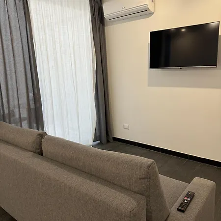 Black & Breakfast * Bari