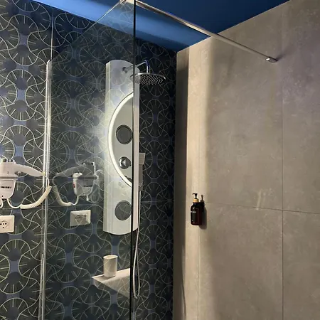 Black & Breakfast * בארי