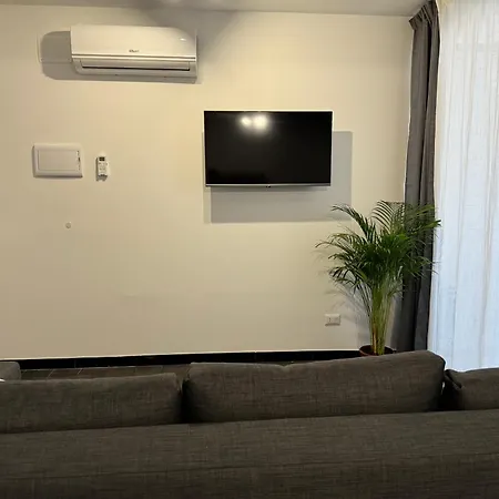 Black & Breakfast Διαμέρισμα *