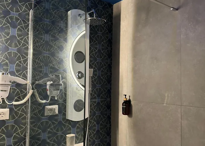 Black & Breakfast * Bari